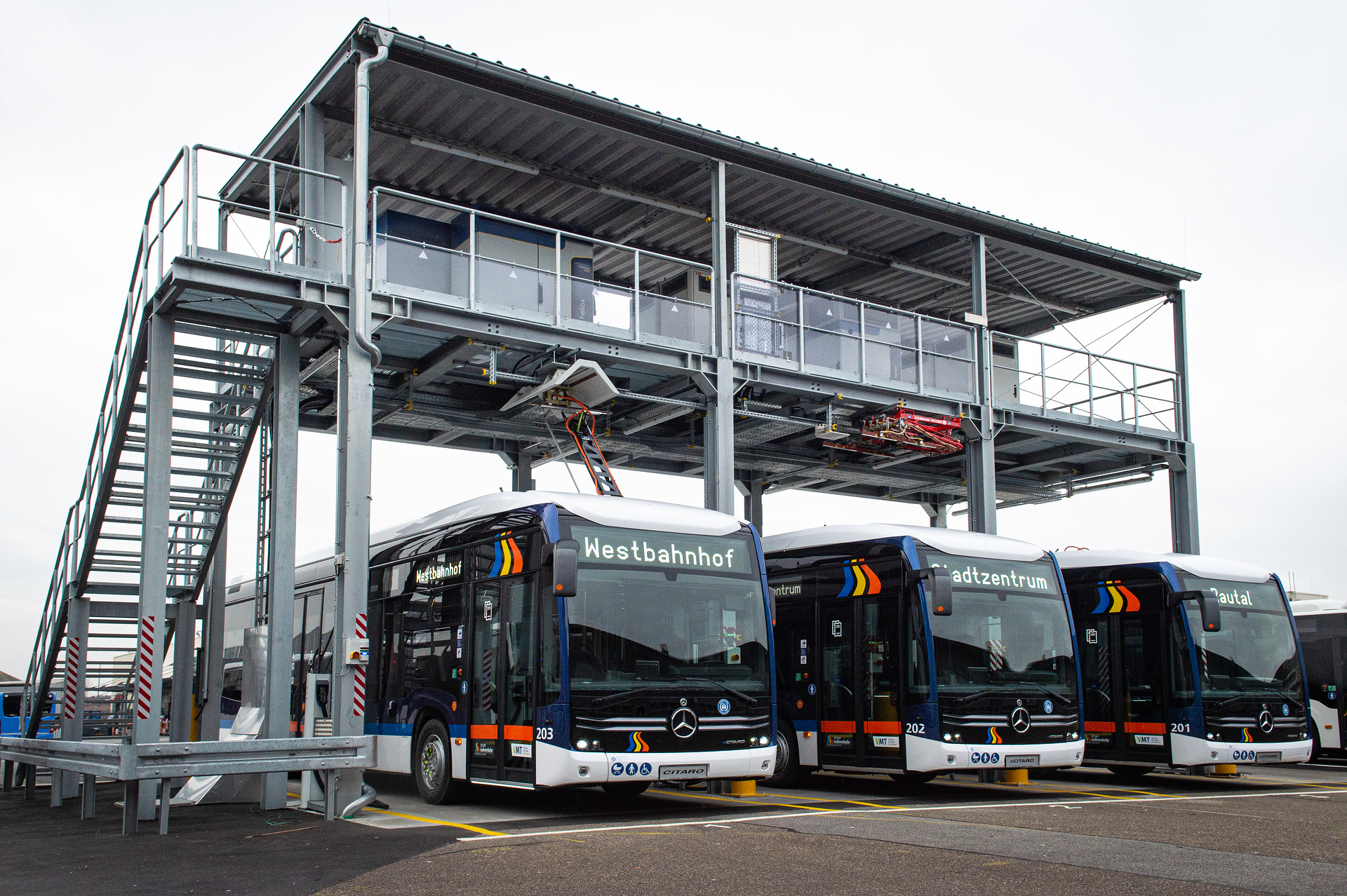 Efficient and environmentally friendly local public transport in cities: Environmental label "Blue Angel" for the Mercedes-Benz eCitaro