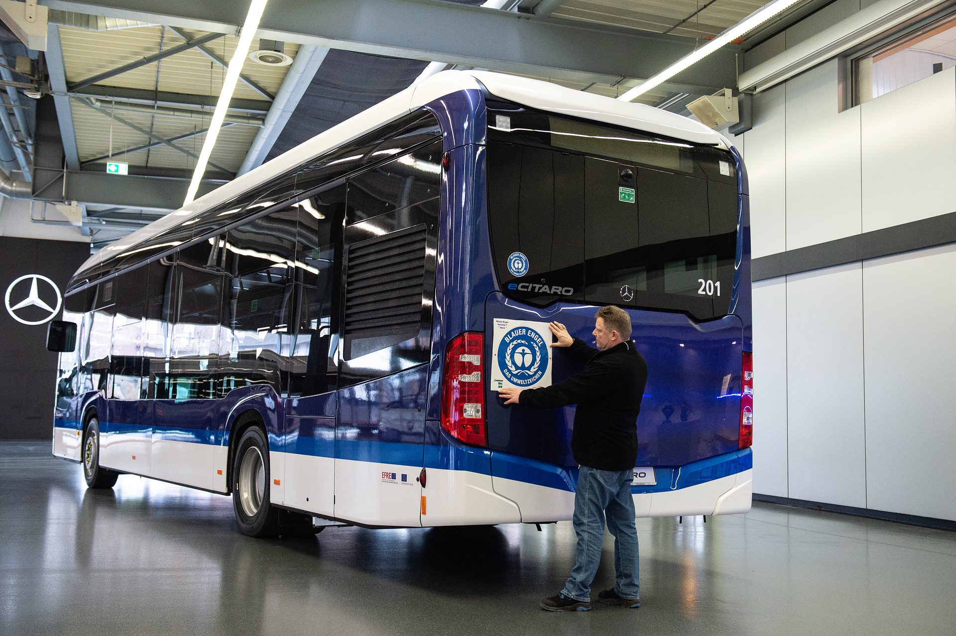 Efficient and environmentally friendly local public transport in cities: Environmental label "Blue Angel" for the Mercedes-Benz eCitaro