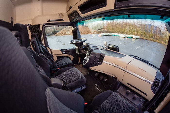 Für den besten Fahrernachwuchs: der neue Mercedes-Benz Actros als Fahrschulfahrzeug
