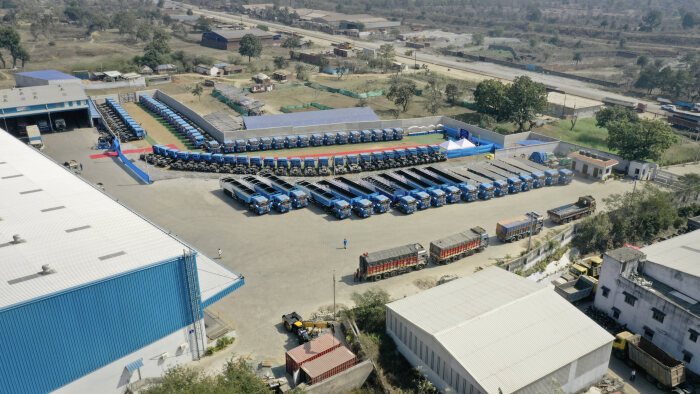 Großauftrag für Daimler Trucks in Indien:  120 BharatBenz Lkw für CJ Darcl Logistics