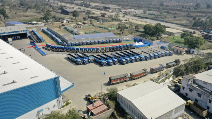 Major delivery for Daimler Trucks in India: 120 BharatBenz trucks for CJ Darcl Logistics