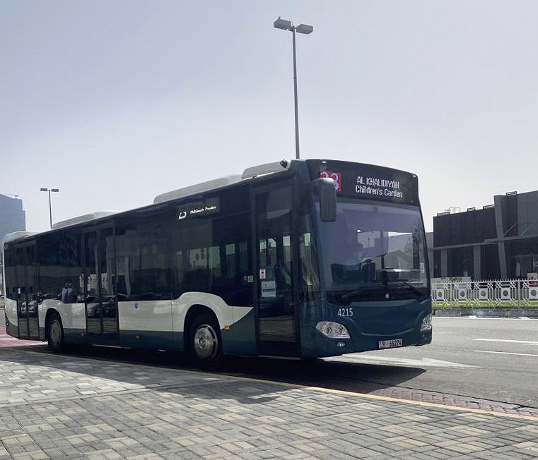 99 Mercedes-Benz Citaro Stadtbusse im ÖPNV von Abu Dhabi