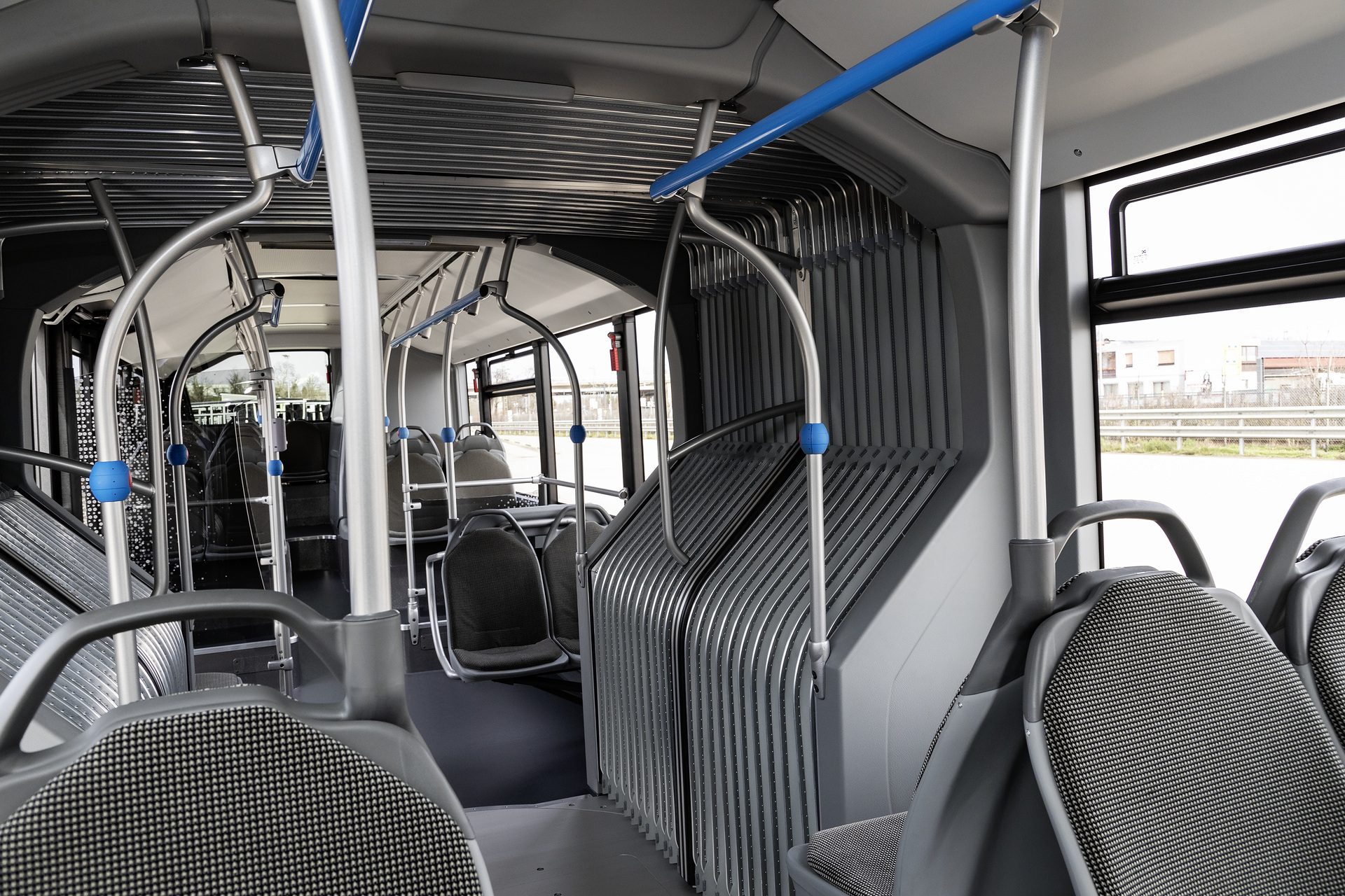 Fully-electric Mercedes-Benz Citaro G articulated bus complements the electric range from Daimler Buses. Fully-electric Mercedes-Benz eCitaro G articulated bus complements the electric range from Daimler Buses