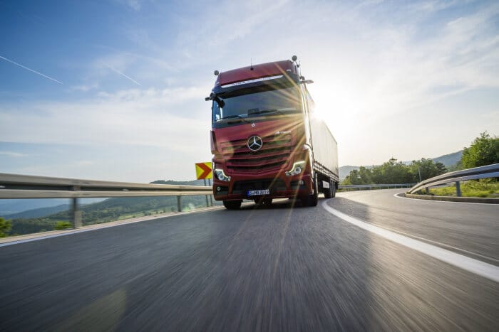 Predictive Powertrain Control (PPC) – 10 Fragen und Antworten zum vorausschauenden Tempomaten von Mercedes-Benz Trucks