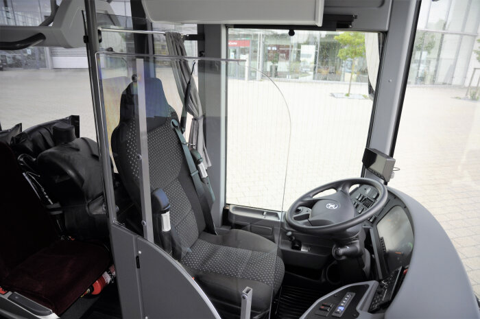 Stark nachgefragt: Nachrüst-Fahrerschutztür jetzt auch für den Überlandbus Setra LE business erhältlich