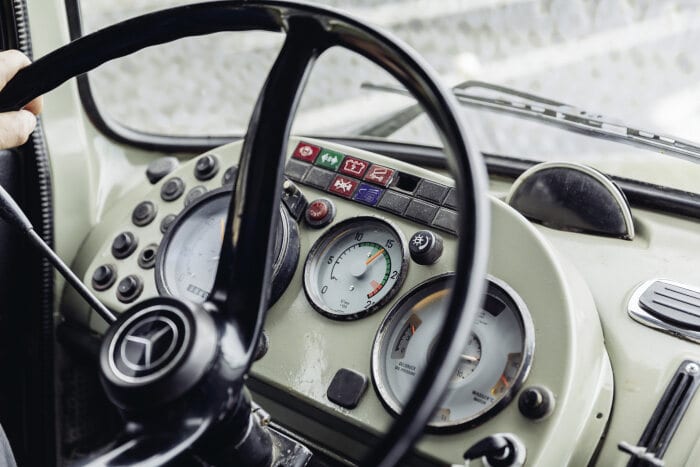 From a coach box to a high-tech cockpit: how the truck driver's workplace has changed over the past 60 years