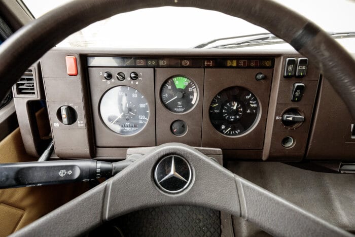 From a coach box to a high-tech cockpit: how the truck driver's workplace has changed over the past 60 years