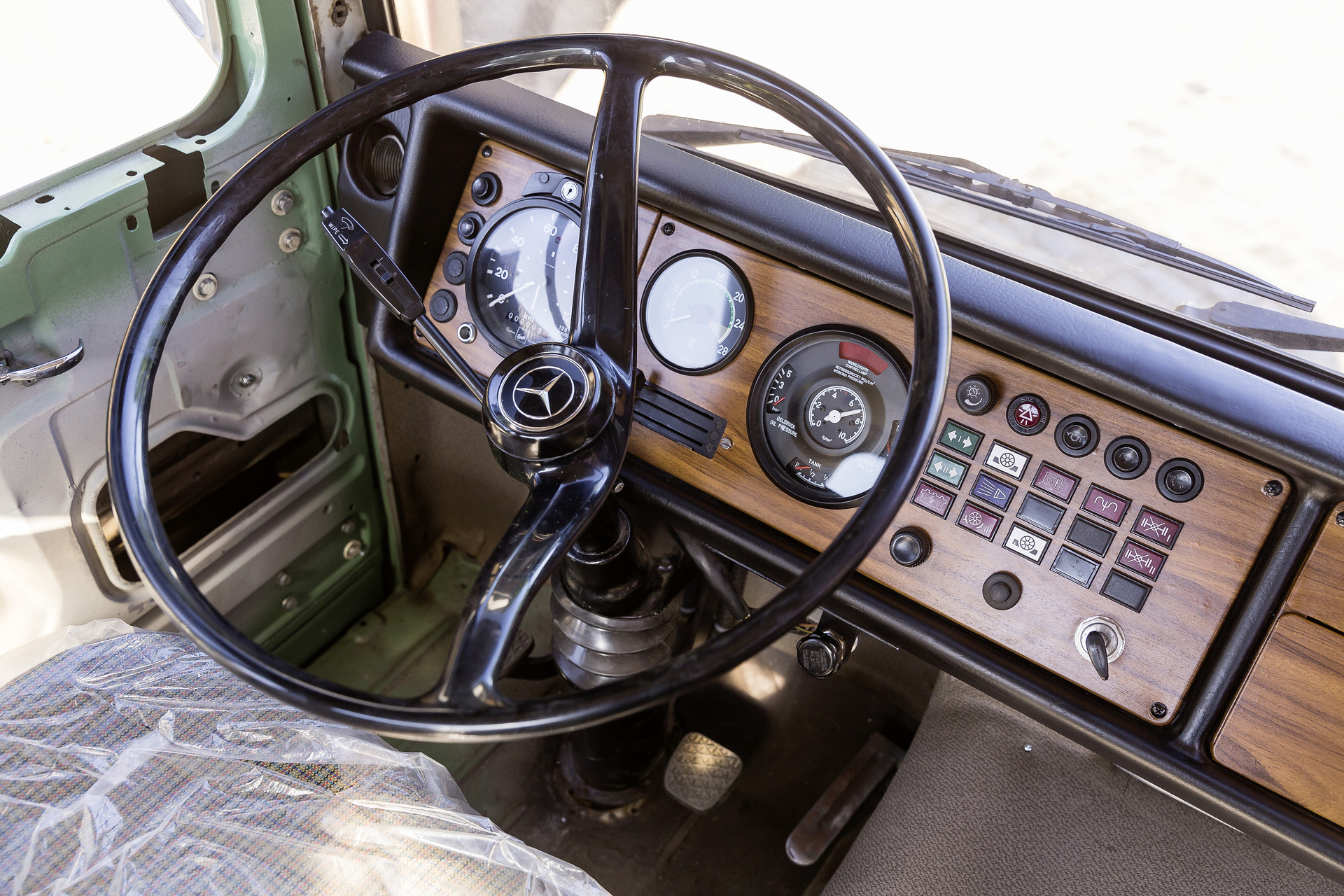 Kutschbock oder Hightech-Zentrale: Wie sich der Lkw-Fahrerarbeitsplatz in den letzten 60 Jahren verändert hat