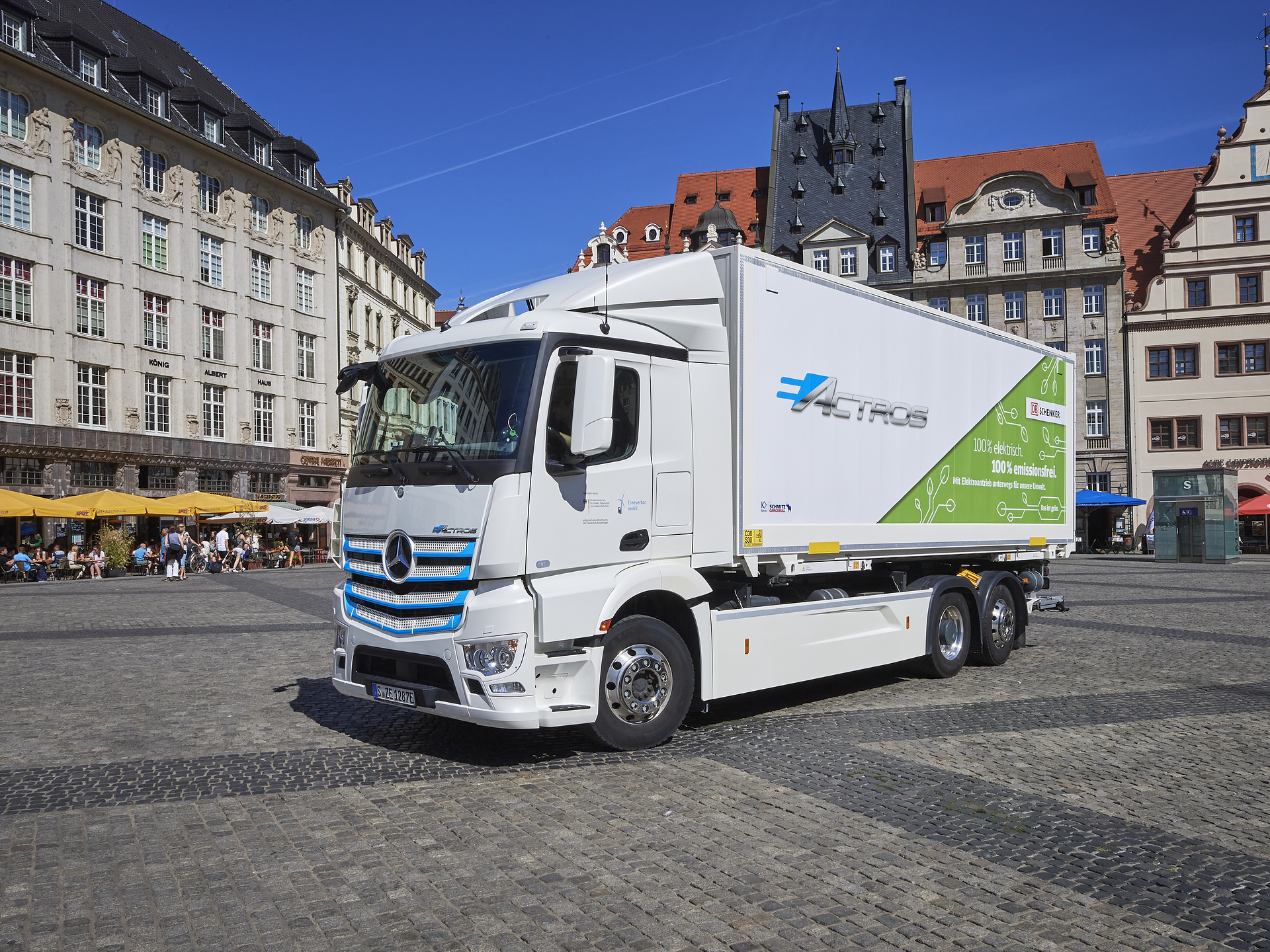 Lokal CO2-neutraler Verteilerverkehr für Leipzig: DB Schenker zählt auf Mercedes-Benz eActros Lokal CO2-neutraler Verteilerverkehr für Leipzig: DB Schenker zählt auf Mercedes-Benz eActros