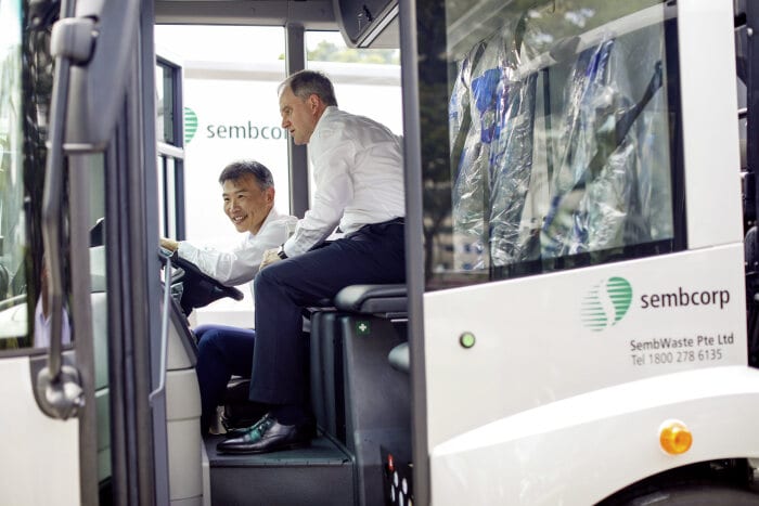 Mercedes-Benz Econic hilft beim Recycling in Singapur