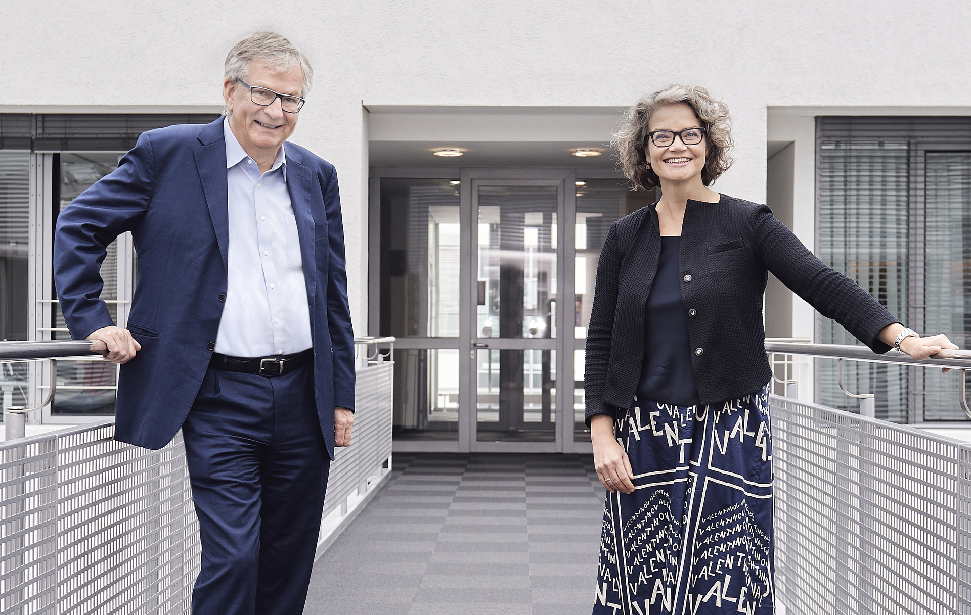 Martin Daum (CEO Daimler Trucks) spricht mit Claudia Nemat (Vorstandsmitglied Technologie & Innovation der Deutschen Telekom) über die Zukunft des Güterverkehrs Daimler Truck CEO Martin Daum und Claudia Nemat, Vorstandsmitglied Deutsche Telekom AG, Technologie und Innovation, diskutieren über Chancen und Herausforderungen der Digitalisierung