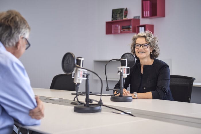 Daimler Truck CEO Martin Daum und Claudia Nemat, Vorstandsmitglied Deutsche Telekom AG, Technologie und Innovation, diskutieren über Chancen und Herausforderungen der Digitalisierung