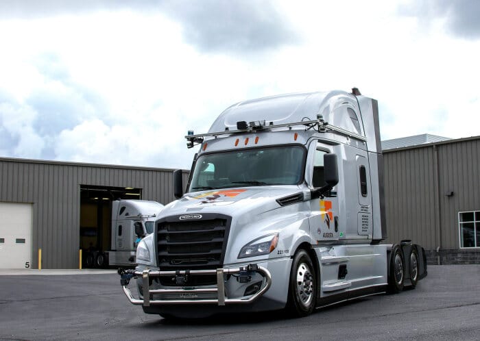 Daimler Trucks und Torc Robotics feiern ein Jahr erfolgreiche Partnerschaft – neues Testzentrum für Straßenerprobung automatisierter Lkw in New Mexico geplant