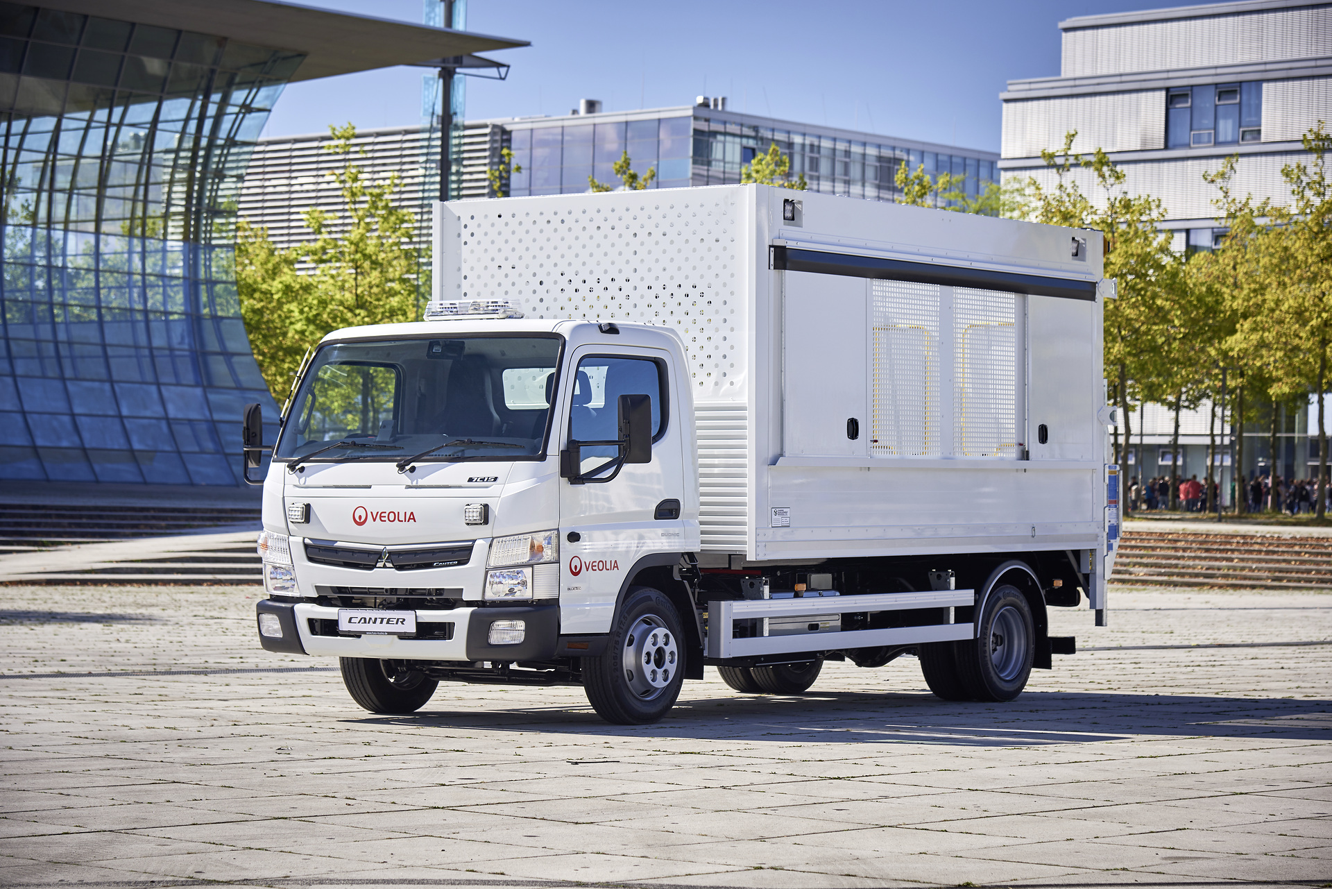 Mercedes-Benz Unimog und FUSO Canter im GaLaBau