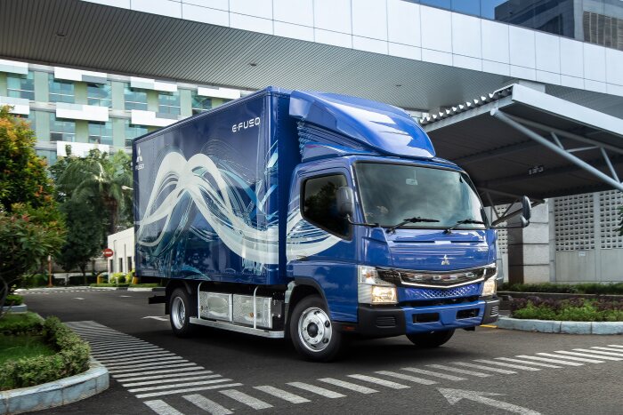 Elektrisch auf fünf Kontinenten: FUSO eCanter demonstriert Zukunft des urbanen Lieferverkehrs