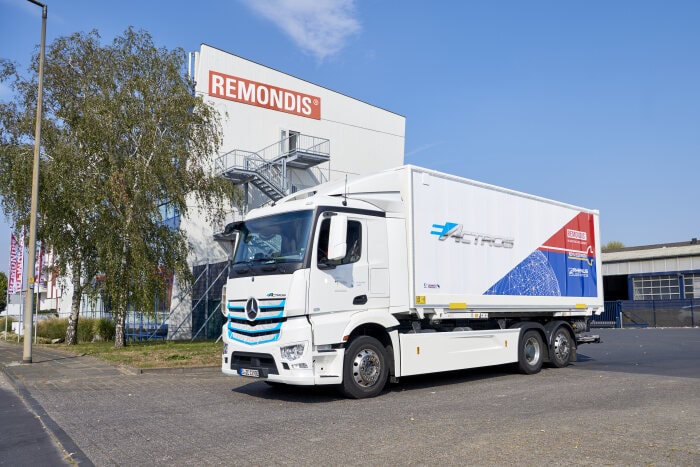 Zweite eActros Testphase nimmt weiter Fahrt auf: Mercedes-Benz E-Lkw startet bei Remondis in Köln