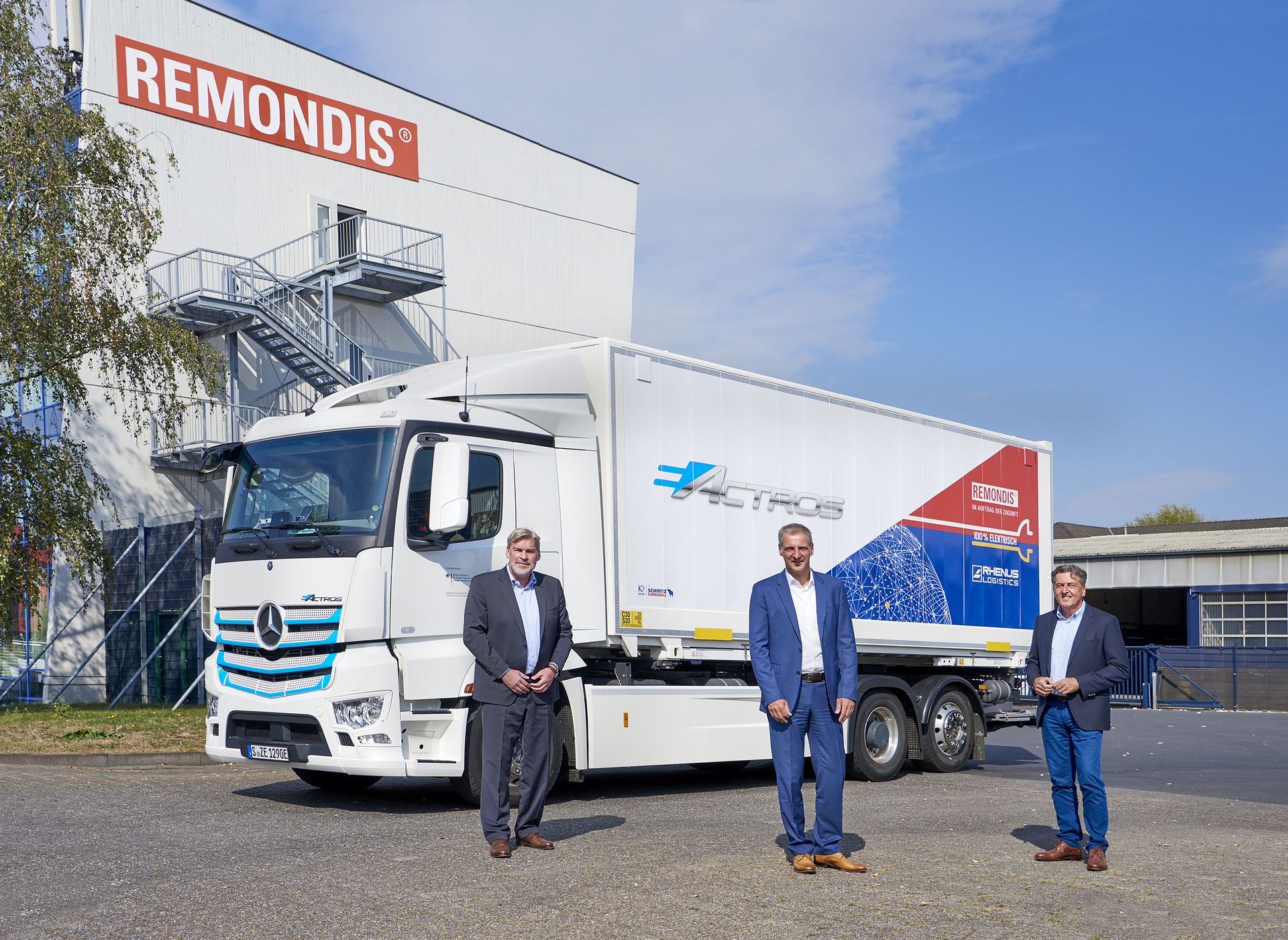 Zweite eActros Testphase nimmt weiter Fahrt auf: Mercedes-Benz E-Lkw startet bei Remondis in Köln