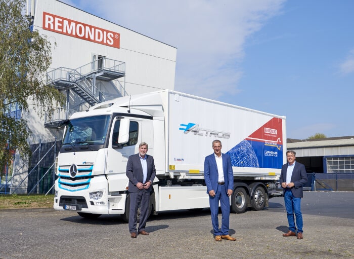 Zweite eActros Testphase nimmt weiter Fahrt auf: Mercedes-Benz E-Lkw startet bei Remondis in Köln