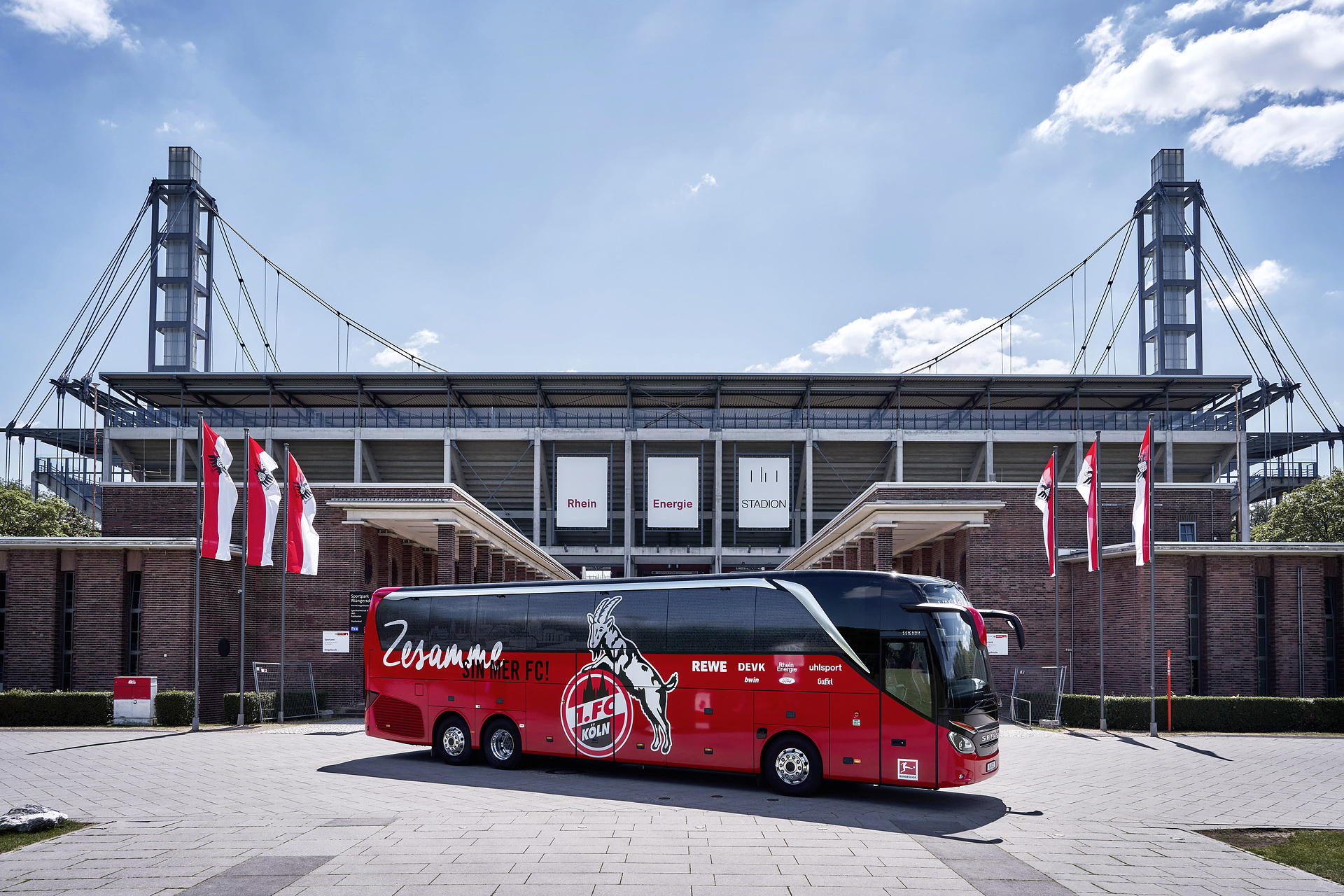 The new team bus of the 1. FC Köln – Setra S 516 HDH Cologne's unique Setra Bus