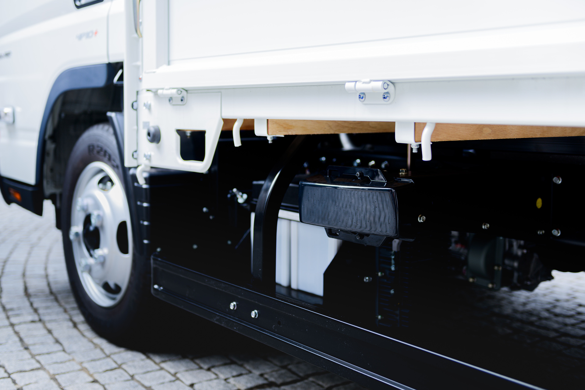 Mitsubishi Fuso premieres the new light-duty Canter truck in Japan
