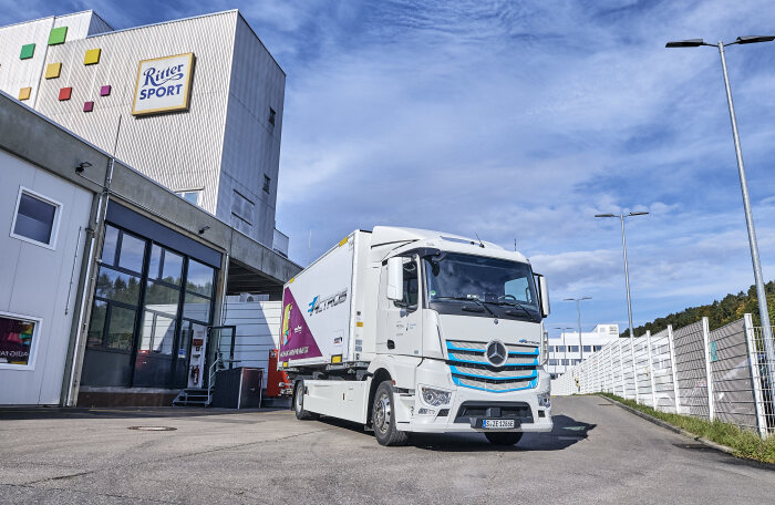 Elektrisch. Praktisch. Gut. – Ritter Sport setzt vollelektrischen Mercedes-Benz eActros für Produktionsversorgung ein