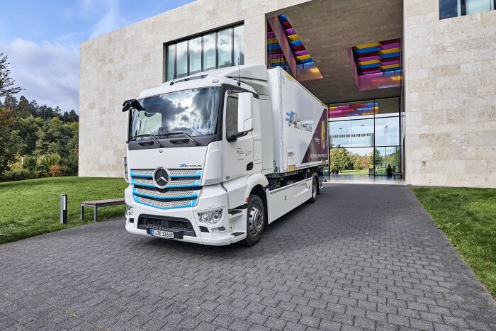 Electric. Practical. Good. – Ritter Sport uses all-electric Mercedes-Benz eActros for production supply