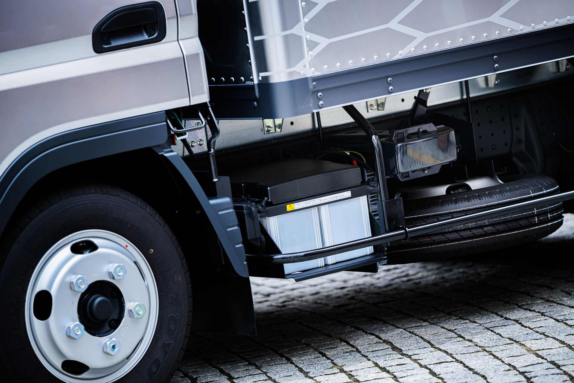 Mitsubishi Fuso premieres the new light-duty Canter truck in Japan