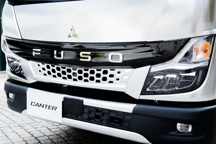 Mitsubishi Fuso premieres the new light-duty Canter truck in Japan