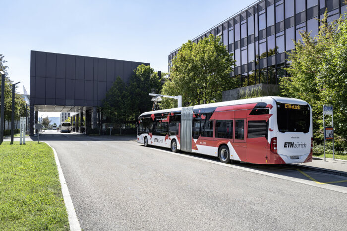 Kaum präsentiert und schon im Linieneinsatz: Mercedes-Benz liefert drei vollelektrisch angetriebene Mercedes-Benz eCitaro G in die Schweiz