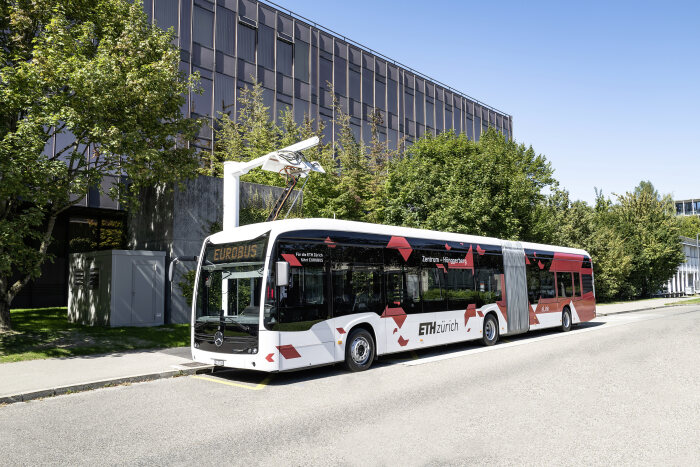 Kaum präsentiert und schon im Linieneinsatz: Mercedes-Benz liefert drei vollelektrisch angetriebene Mercedes-Benz eCitaro G in die Schweiz