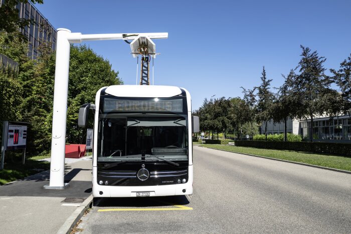 Kaum präsentiert und schon im Linieneinsatz: Mercedes-Benz liefert drei vollelektrisch angetriebene Mercedes-Benz eCitaro G in die Schweiz