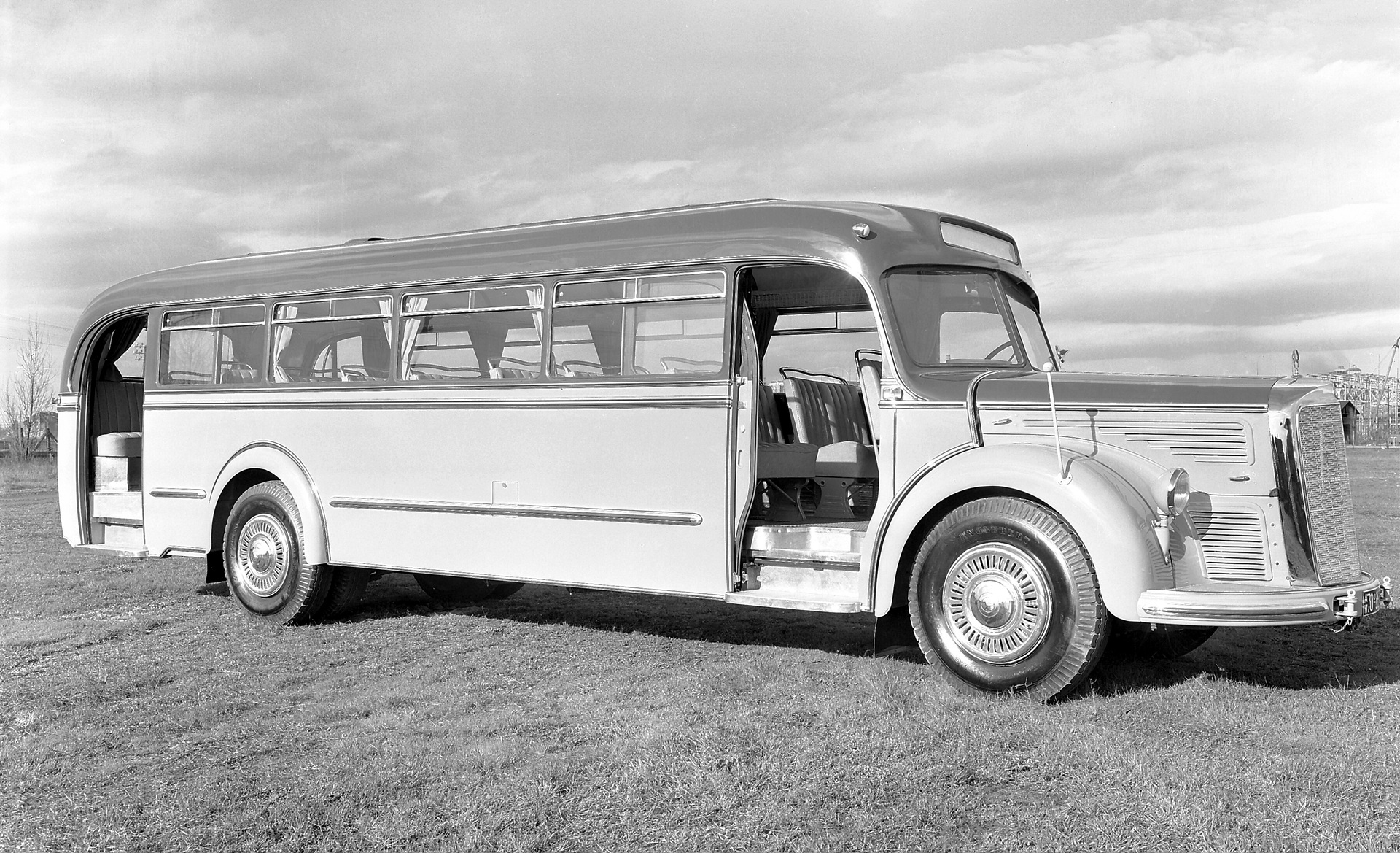 Vor 70 Jahren: Premiere des Schwerlastwagens Mercedes-Benz L 6600 und Omnibus O 6600