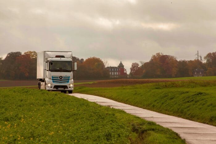 Erster Mercedes-Benz eActros in Belgien: Van Mieghem Logistics testet batterieelektrischen Lkw