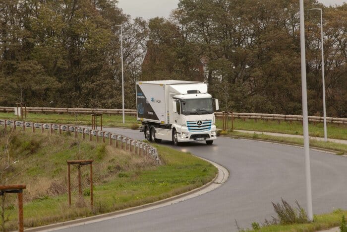 Erster Mercedes-Benz eActros in Belgien: Van Mieghem Logistics testet batterieelektrischen Lkw