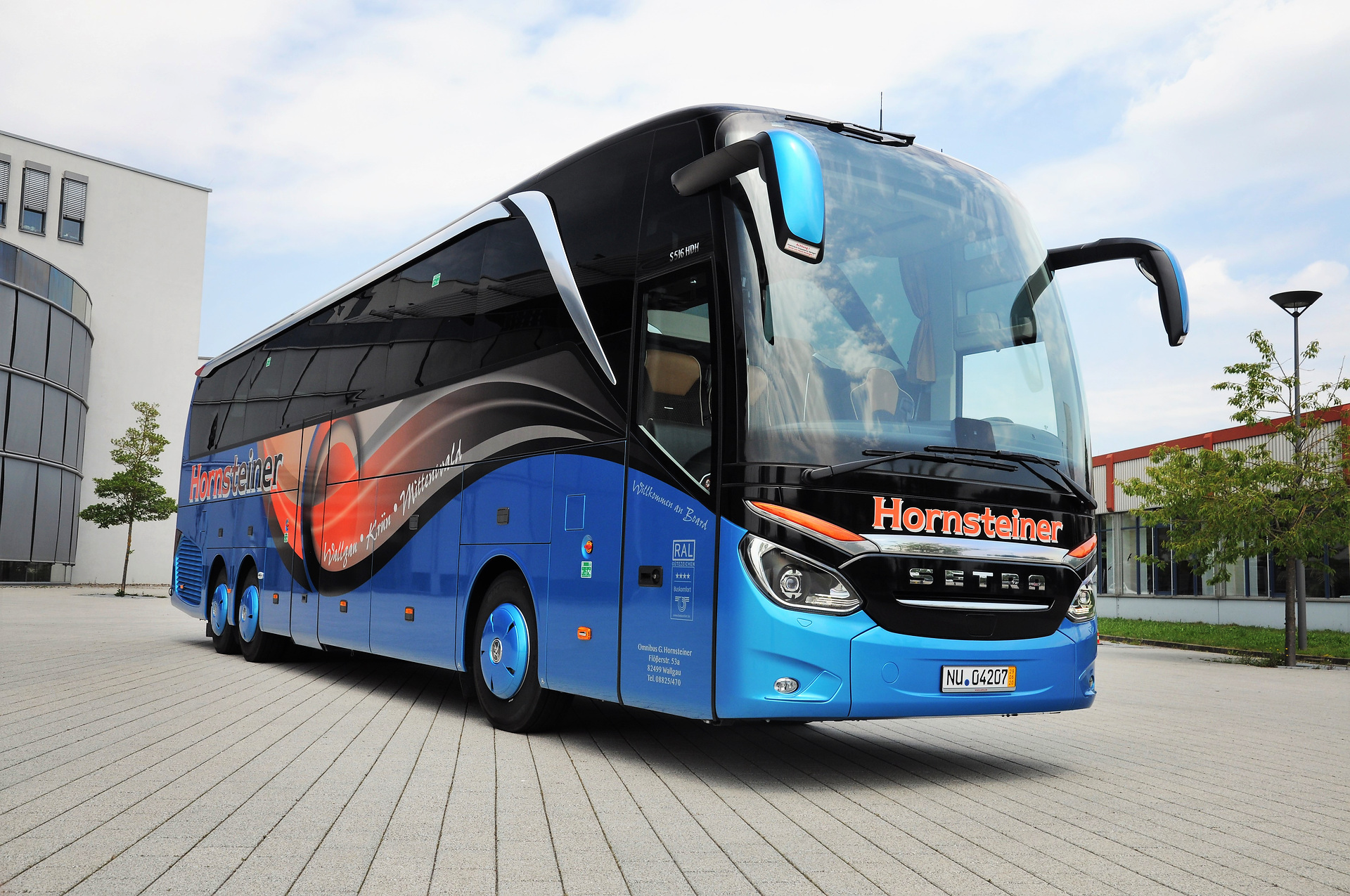 The new S 516 HDH belonging to the Hornsteiner bus company in Wallgau. New Setra coaches for Bavaria