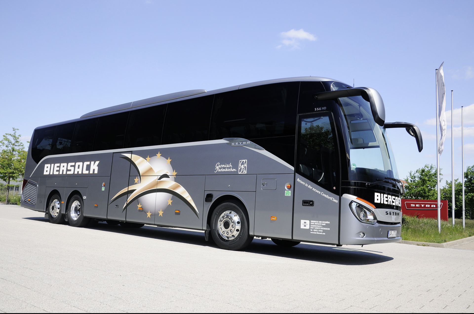 The new S 516 HD of Biersack GmbH from Garmisch-Partenkirchen. New Setra coaches for Bavaria