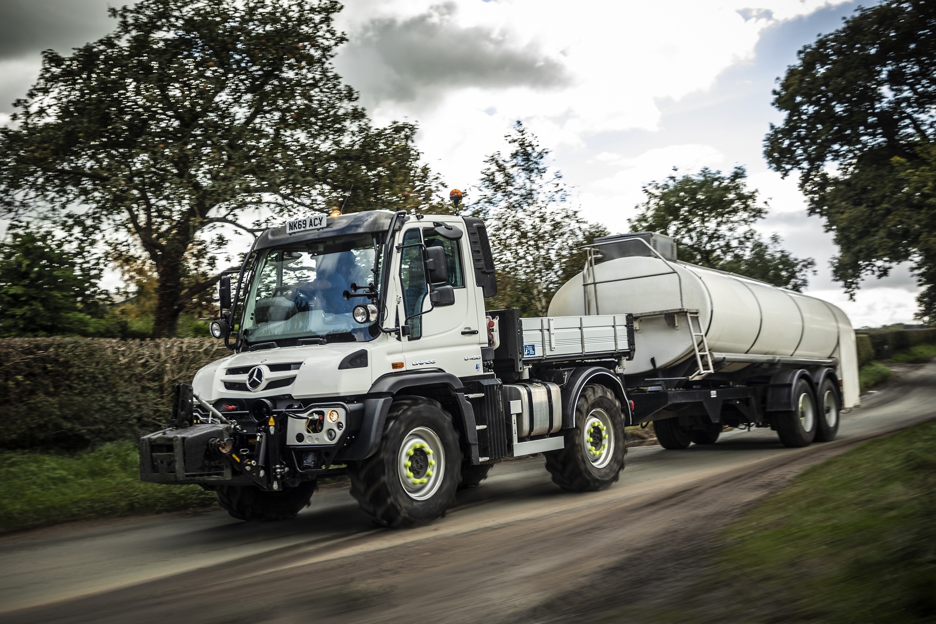 Unimog liefert Milch und Kostenersparnisse