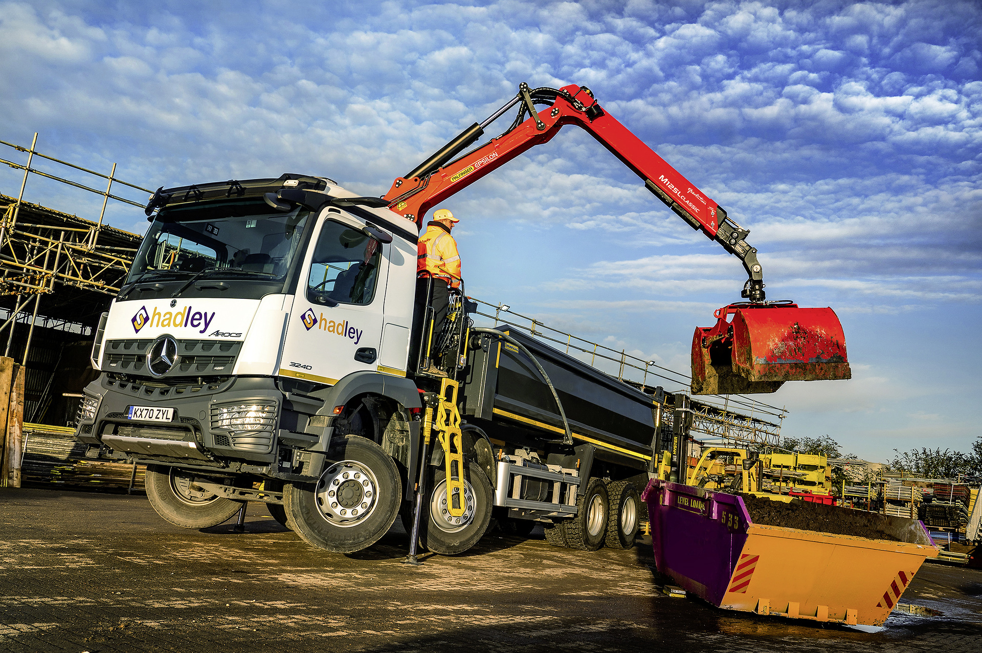 Mercedes-Benz Arocs 3240 Gerüstspezialist Hadley schwört auf Mercedes-Benz Arocs