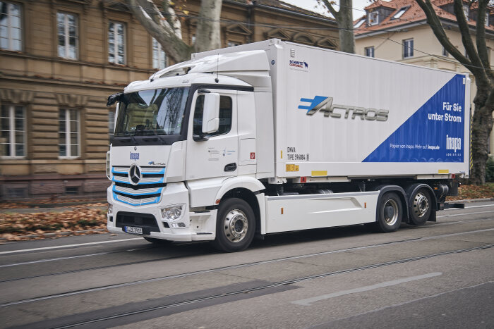 Vollelektrischer eActros jetzt in der Region Karlsruhe: Inapa Deutschland GmbH testet E-Lkw von Mercedes-Benz im Papiergroßhandel