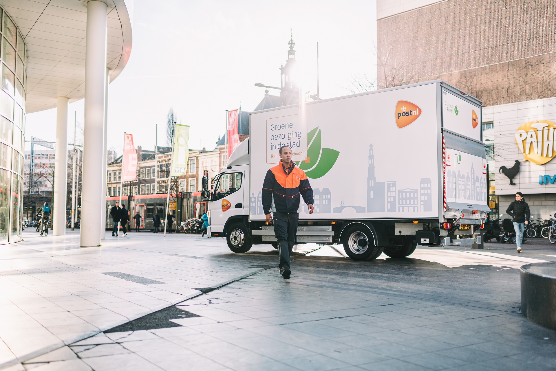 As quiet as a whisper: Innovative City Logistics with PostNL and the all-electric FUSO eCanter As quiet as a whisper: Innovative City Logistics with PostNL and the all-electric FUSO eCanter