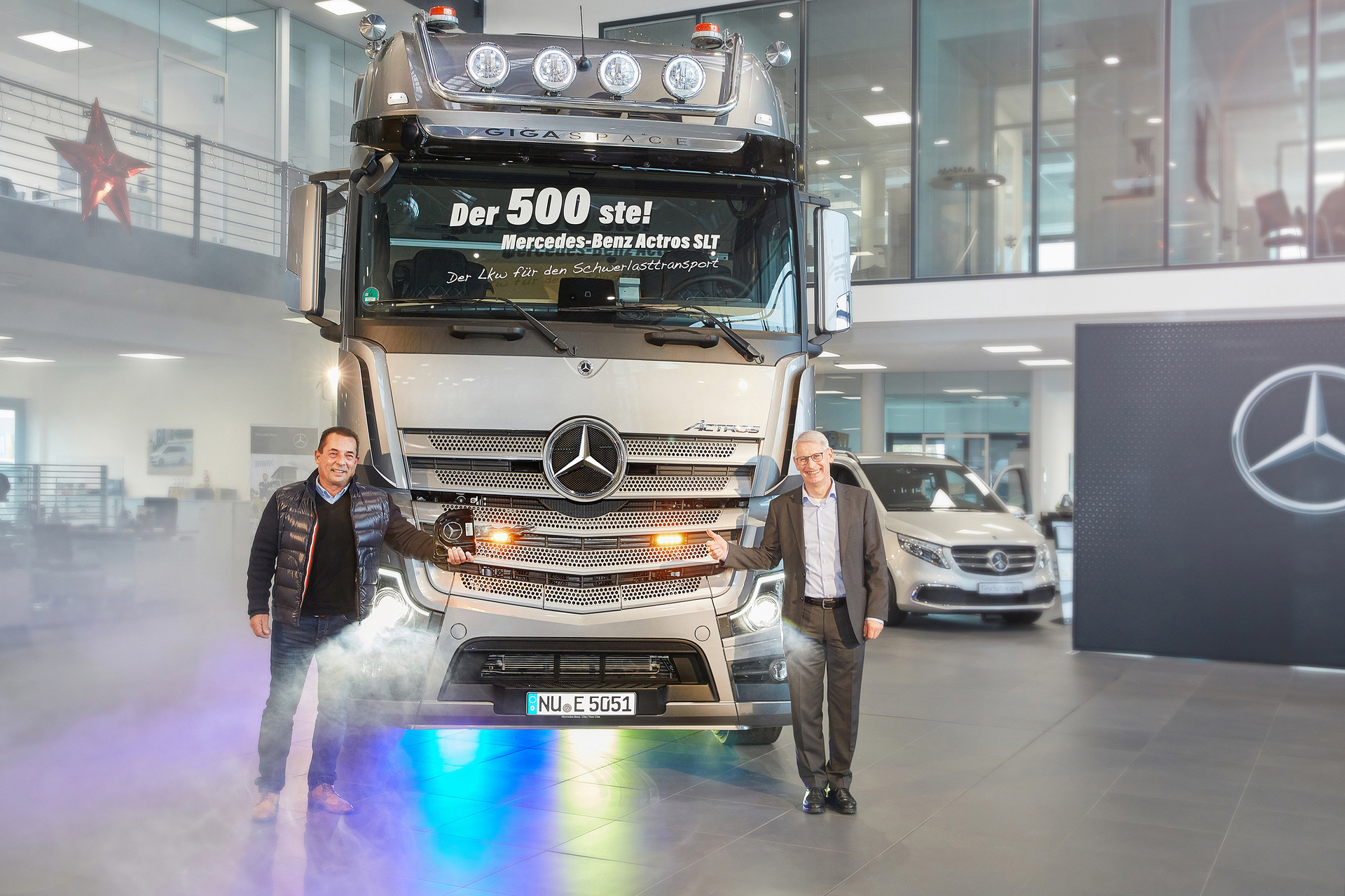 500ste Mercedes-Benz Actros SLT Schwerlastzugmaschine an TSB Transport-Service Beitinger übergeben