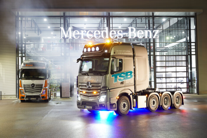 500ste Mercedes-Benz Actros SLT Schwerlastzugmaschine an TSB Transport-Service Beitinger übergeben