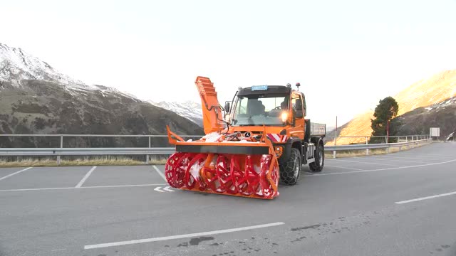 Footage Schneefräsen Timmelsjoch