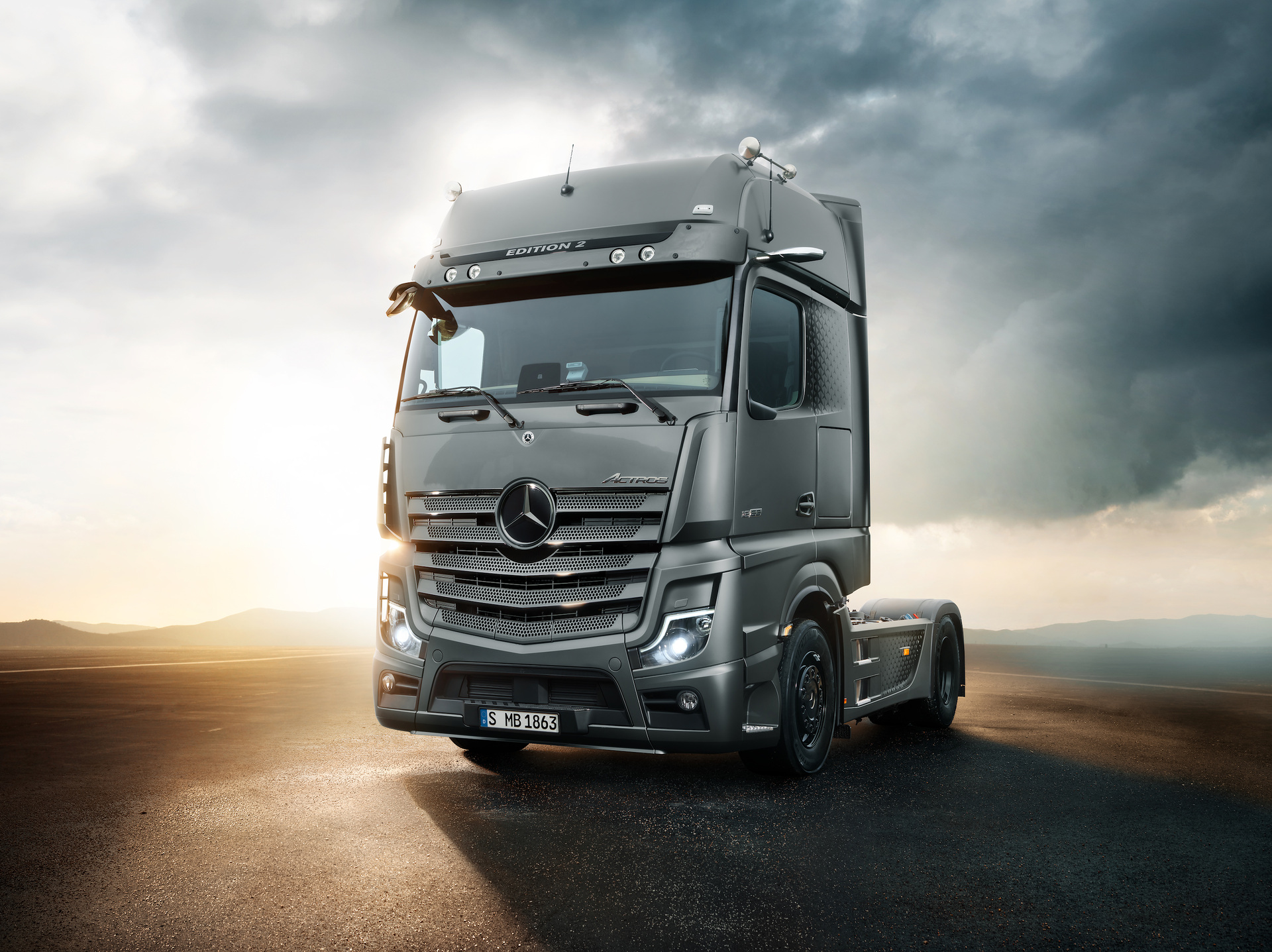 New truck models of the Actros range now available for order: sales start of Actros F and Edition 2 New truck models of the Actros range now available for order: sales start of Actros F and Edition 2