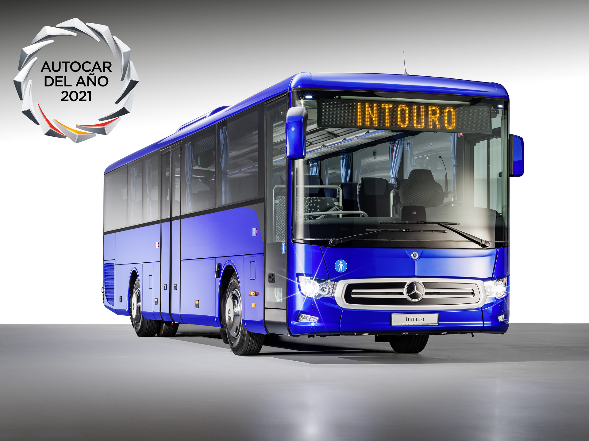 Mercedes-Benz Intouro, Coach of the Year 2021 for Spain, Exterieur, blau metallic, OM 936 mit 260 kW (354 PS), 7,7 L Hubraum, 8-Gang Mercedes PowerShift, Active Brake Assist 5, Sideguard Assist, Spur-Assistent, BiXenon-Scheinwerfer, Länge/Breite/Höhe: 12.180/2.550/3.365 mm, Bestuhlung: 1/55 Mercedes-Benz Intouro, Coach of the Year 2021 for Spain