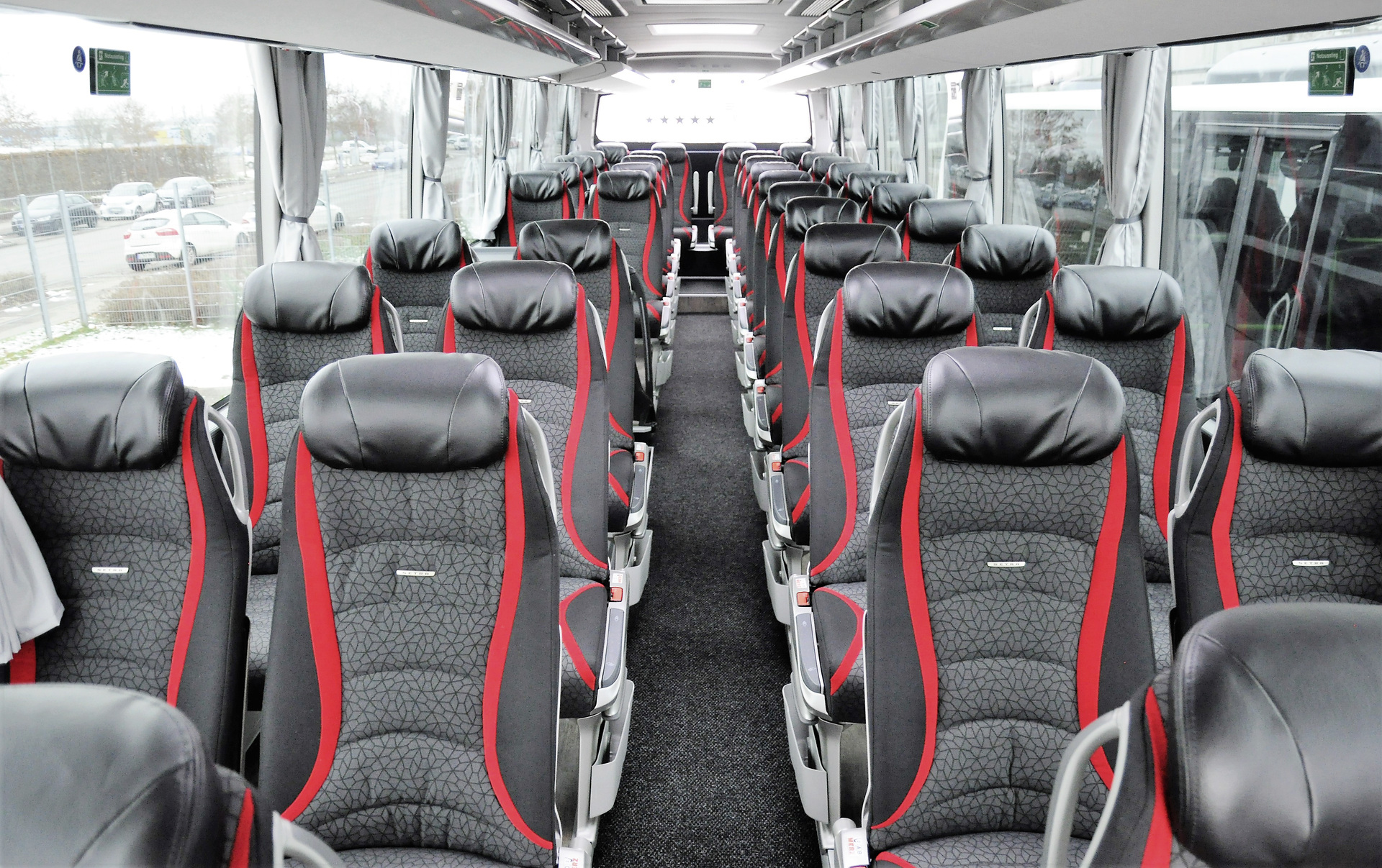 The Setra ComfortClass 5-star superior coach has seats for 40 passengers. Merz Reisen expands Setra fleet