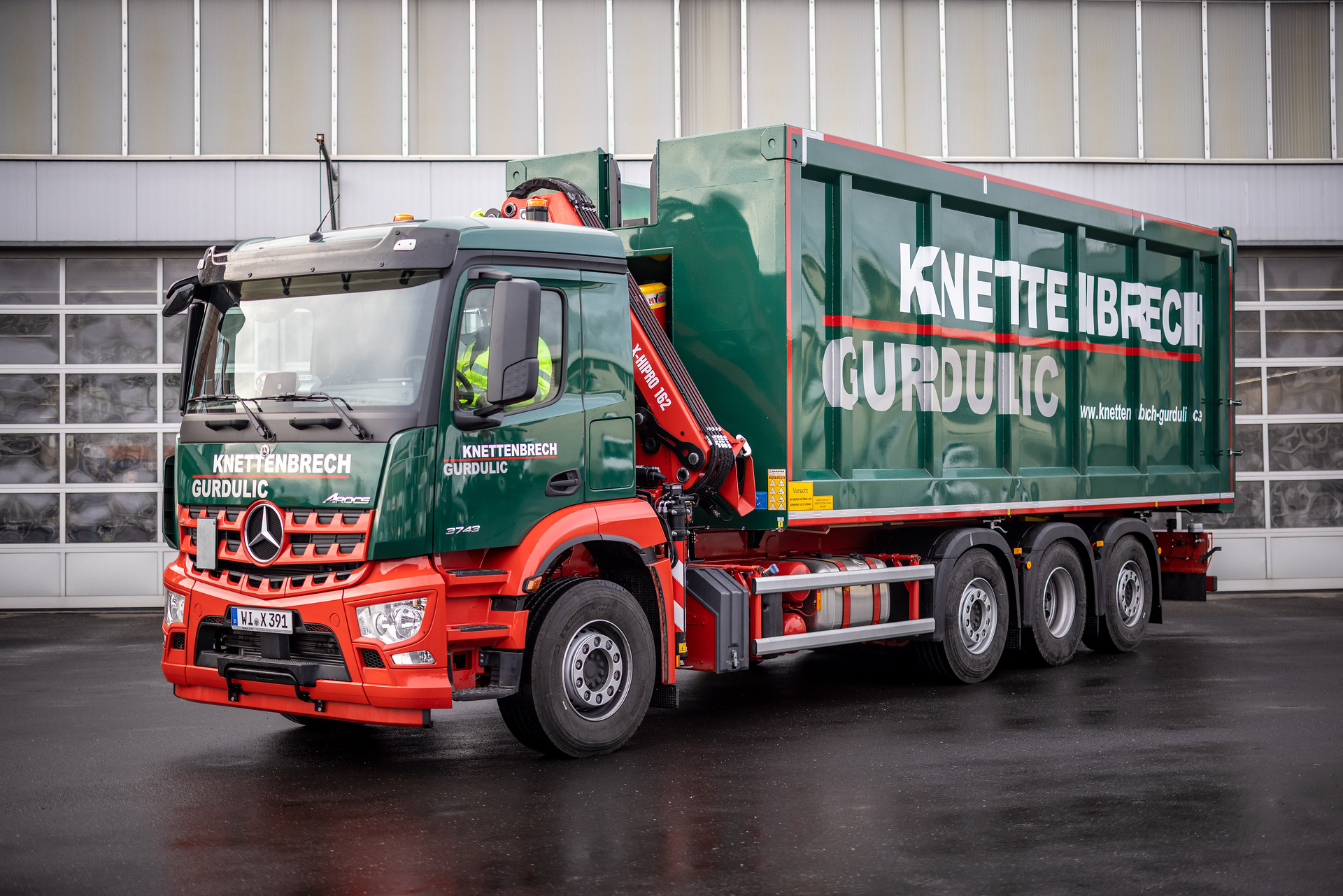 Major Order Actros & Arocs Großauftrag: Knettenbrech + Gurdulic übernimmt die ersten von mehr als 100 Fahrzeugen