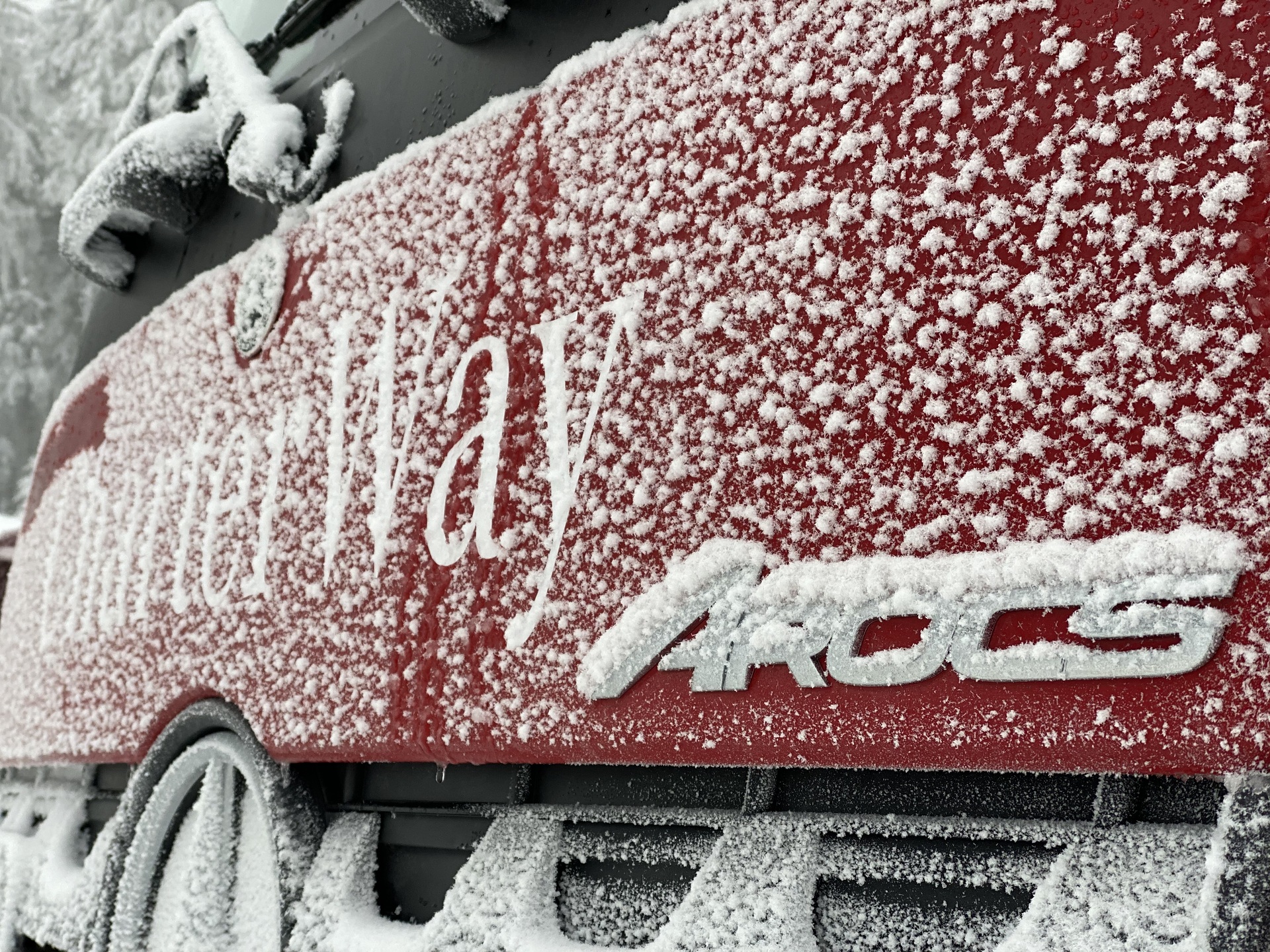 Schneeberge versetzen für den Spitzensport: Mercedes-Benz Lkw im Einsatz beim Biathlon-Weltcup in Oberhof