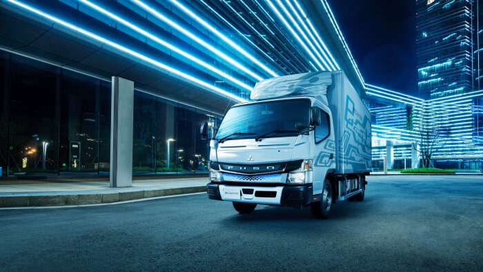 Elektrisierender Meilenstein: 200+ FUSO eCanter weltweit im täglichen Kundeneinsatz