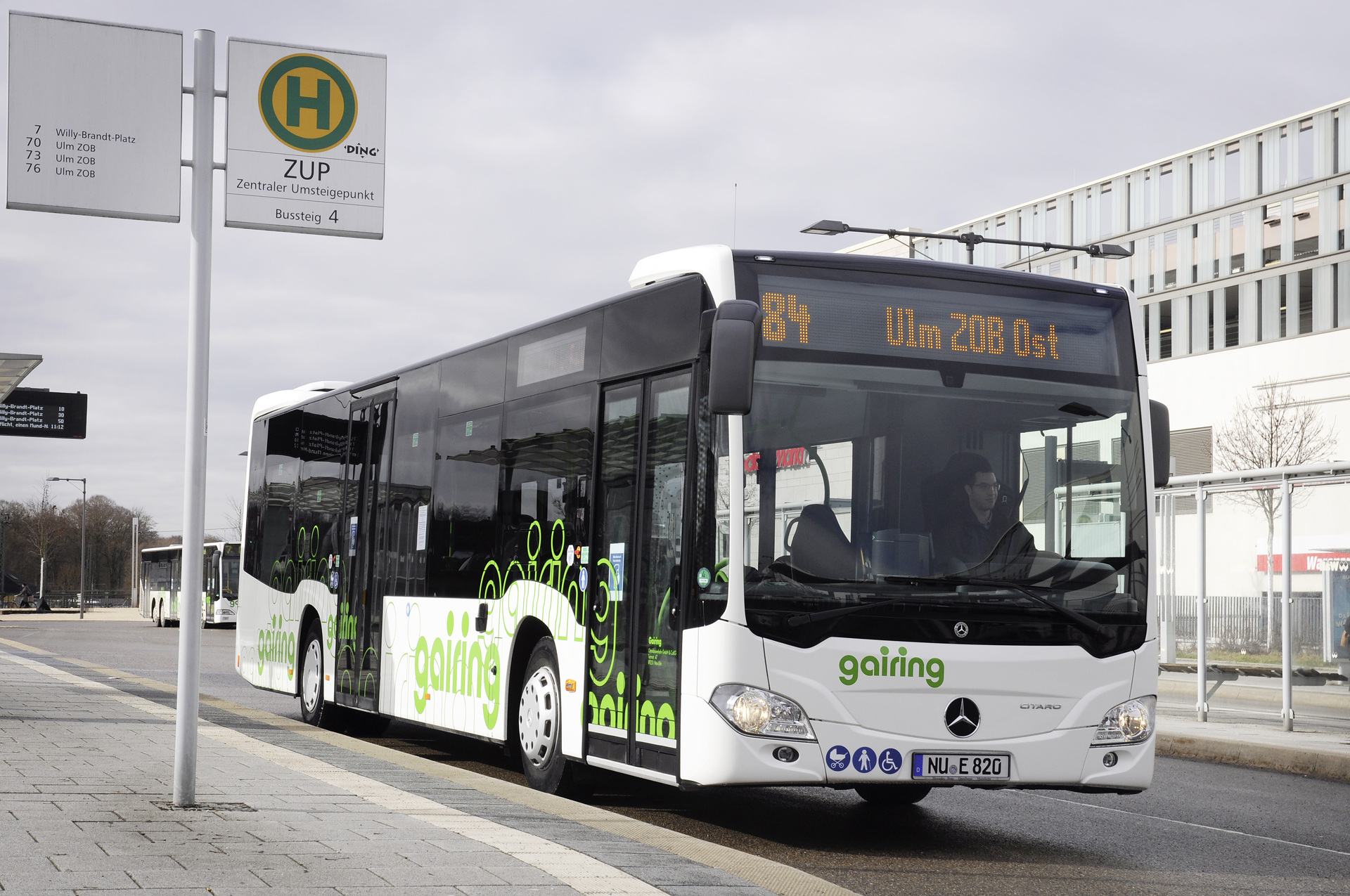 Mercedes-Benz Citaro hybrid, Exterieur, weiß, Länge/Breite/Höhe: 12.135/2.550/3.130 mm, Beförderungskapazität: max. 1/101 Zwei Mercedes-Benz Citaro hybrid für Busunternehmen Gairing